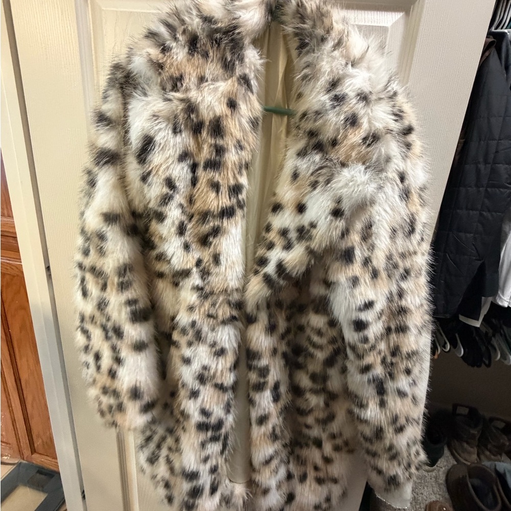SHYANNE WOMEN'S PEREGRINE LONG LEOPARD PRINT FAUX FUR COAT